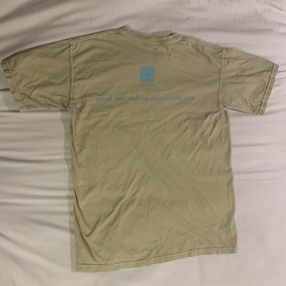 Seaside Yellow Tee - Picture 4 of 4